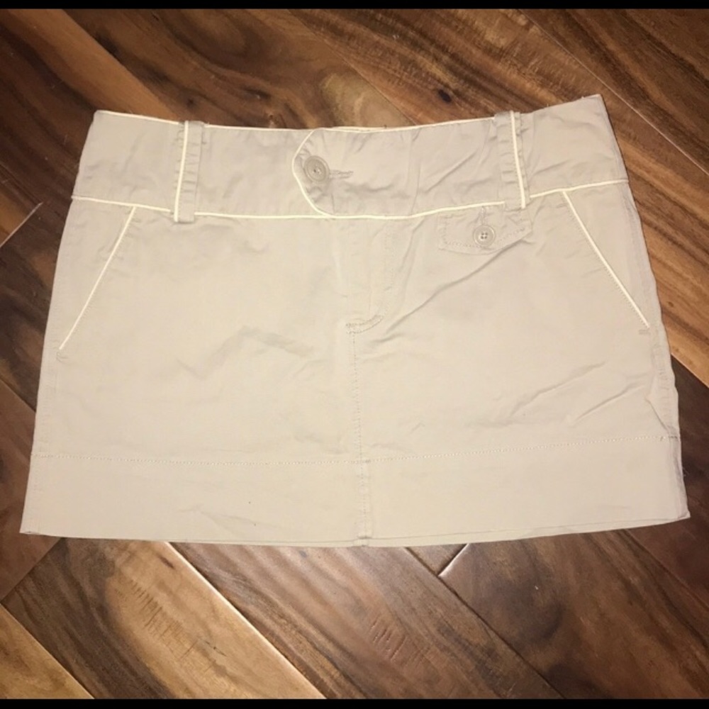 American Eagle Mini Khaki w/ Pale Yellow Trim